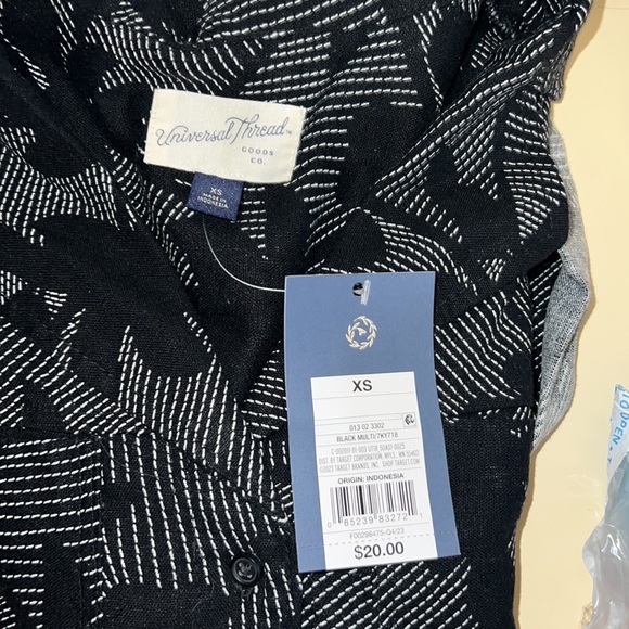 Universal Thread Top - Picture 3 of 3